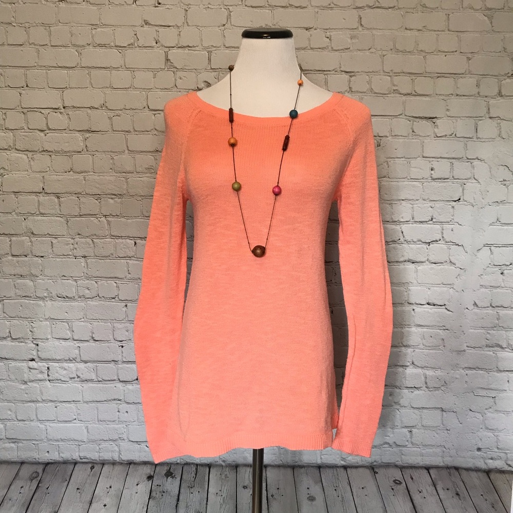 Gap peach colored sweater